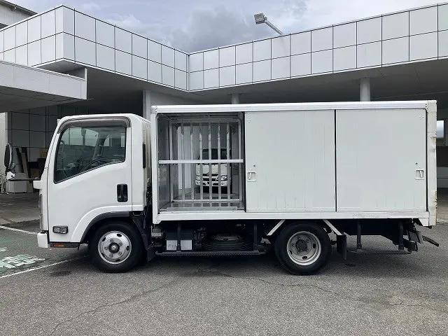 いすゞエルフボトルバン小型（2t・3t）[写真08]