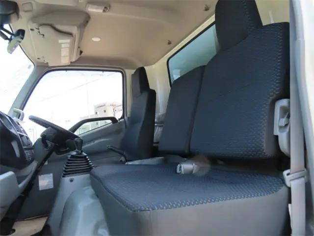 日野デュトロ冷凍車（冷蔵車）小型（2t・3t）[写真10]