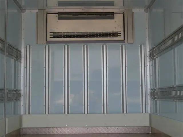 日野デュトロ冷凍車（冷蔵車）小型（2t・3t）[写真22]