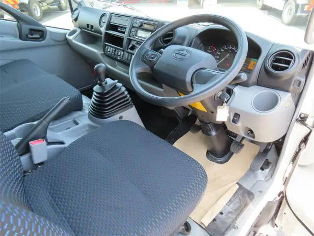 日野デュトロ冷凍車（冷蔵車）小型（2t・3t）[写真09]