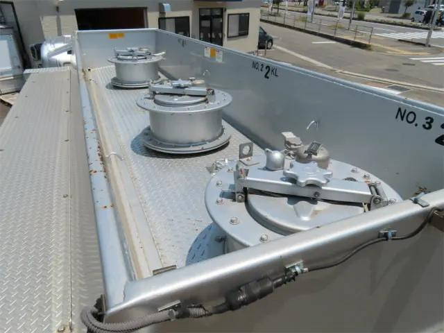 日野レンジャータンク車（タンクローリー）増トン（6t・8t）[写真18]