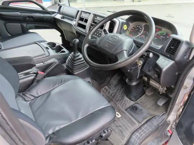 日野レンジャータンク車（タンクローリー）増トン（6t・8t）[写真08]