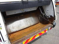 三菱ふそうファイターパッカー車（塵芥車）中型（4t）[写真13]