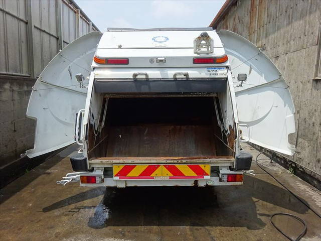 三菱ふそうファイターパッカー車（塵芥車）中型（4t）[写真13]