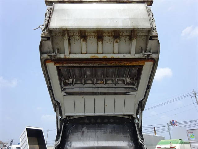 三菱ふそうファイターパッカー車（塵芥車）中型（4t）[写真19]