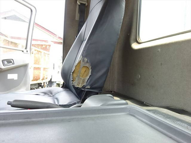 三菱ふそうファイターパッカー車（塵芥車）中型（4t）[写真26]