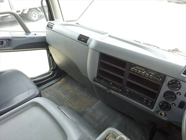 三菱ふそうファイターパッカー車（塵芥車）中型（4t）[写真30]