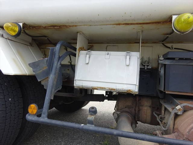 三菱ふそうファイターパッカー車（塵芥車）中型（4t）[写真08]