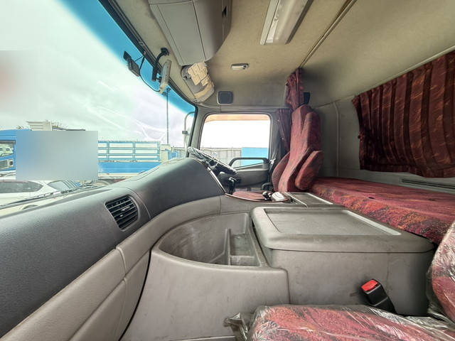 UDトラックスその他の車種アルミブロック大型（10t）[写真23]