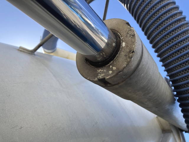 日野レンジャー汚泥吸引車増トン（6t・8t）[写真12]