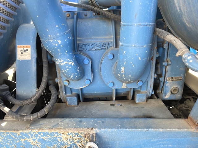 日野レンジャー汚泥吸引車増トン（6t・8t）[写真25]