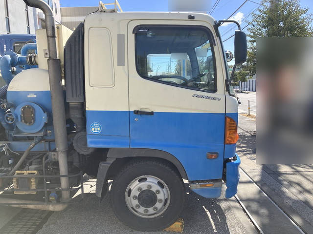 日野レンジャー汚泥吸引車増トン（6t・8t）[写真26]