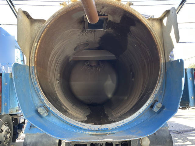 日野レンジャー汚泥吸引車増トン（6t・8t）[写真04]