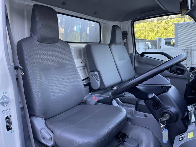 日野デュトロ冷凍車（冷蔵車）小型（2t・3t）[写真31]