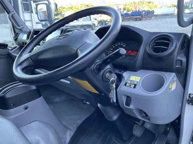 日野デュトロ冷凍車（冷蔵車）小型（2t・3t）[写真33]