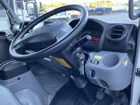 日野デュトロ冷凍車（冷蔵車）小型（2t・3t）[写真34]