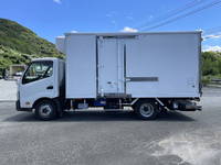 日野デュトロ冷凍車（冷蔵車）小型（2t・3t）[写真06]