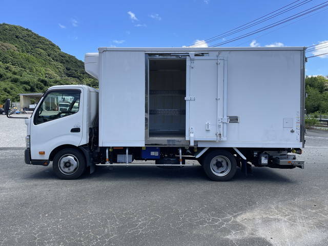 日野デュトロ冷凍車（冷蔵車）小型（2t・3t）[写真06]