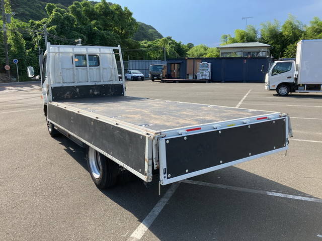 三菱ふそうキャンター平ボディ小型（2t・3t）[写真11]