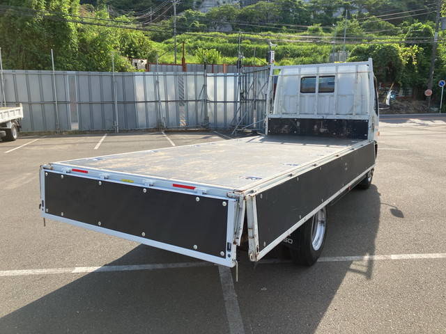 三菱ふそうキャンター平ボディ小型（2t・3t）[写真12]