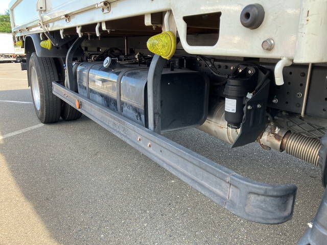 三菱ふそうキャンター平ボディ小型（2t・3t）[写真17]