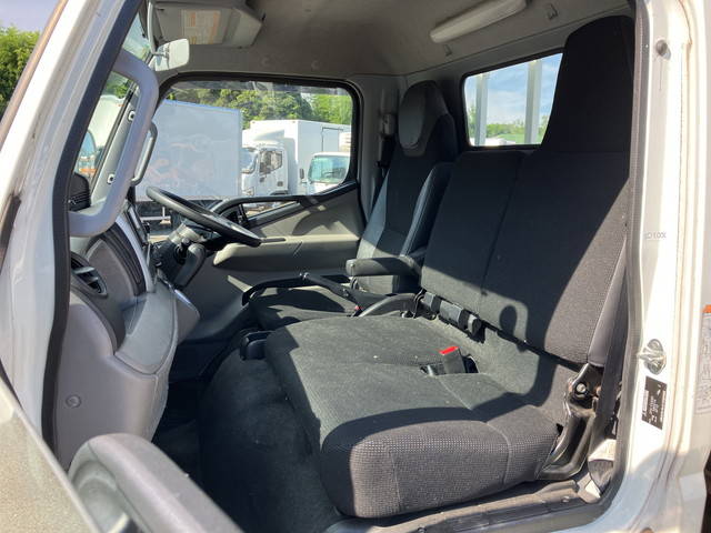 三菱ふそうキャンター平ボディ小型（2t・3t）[写真30]