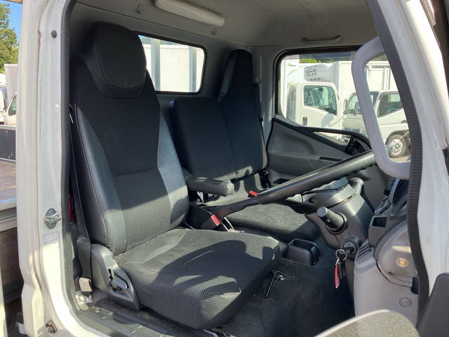 三菱ふそうキャンター平ボディ小型（2t・3t）[写真31]