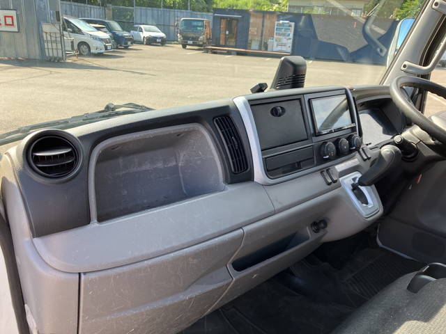 三菱ふそうキャンター平ボディ小型（2t・3t）[写真32]