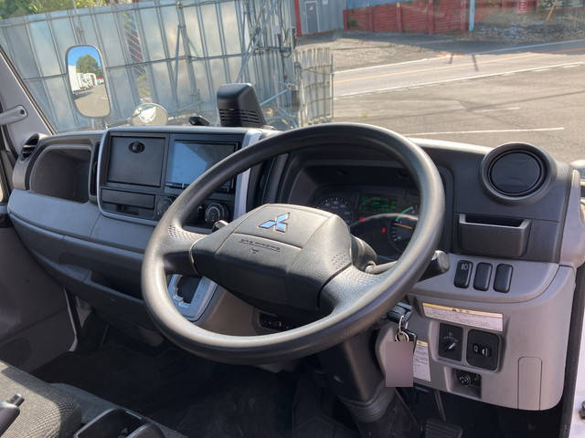 三菱ふそうキャンター平ボディ小型（2t・3t）[写真33]