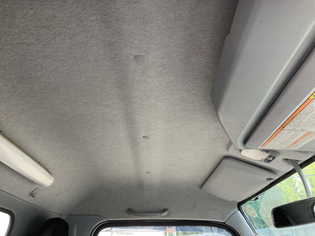 三菱ふそうキャンター平ボディ小型（2t・3t）[写真34]