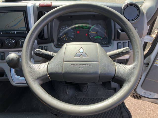 三菱ふそうキャンター平ボディ小型（2t・3t）[写真35]