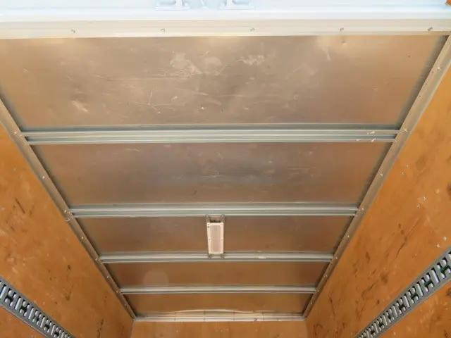 日野デュトロアルミバン小型（2t・3t）[写真13]