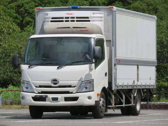 日野デュトロ冷蔵冷凍ウイング小型（2t・3t）2RG-XZU722M [写真01]