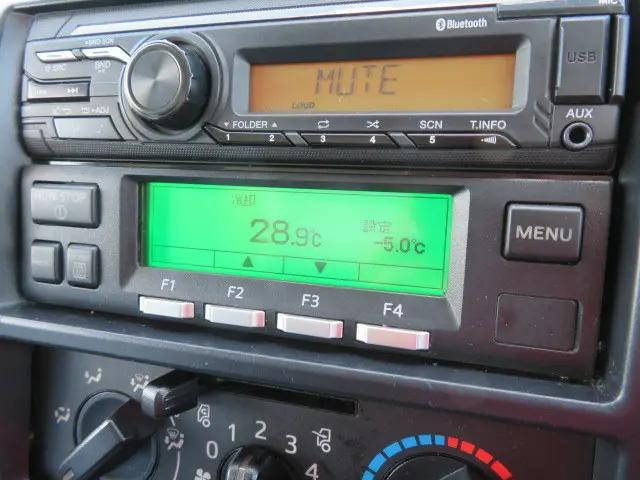 日野デュトロ冷蔵冷凍ウイング小型（2t・3t）[写真18]