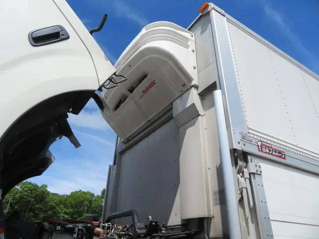 日野デュトロ冷蔵冷凍ウイング小型（2t・3t）[写真31]