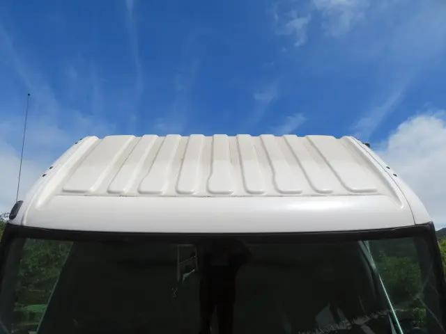 日野デュトロ冷蔵冷凍ウイング小型（2t・3t）[写真06]