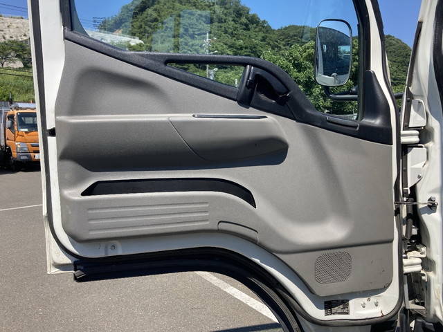 三菱ふそうキャンタークレーン4段小型（2t・3t）[写真30]