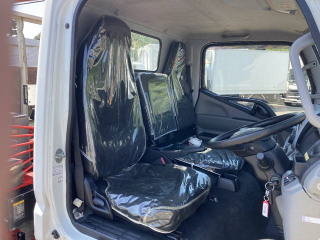 三菱ふそうキャンタークレーン4段小型（2t・3t）[写真34]