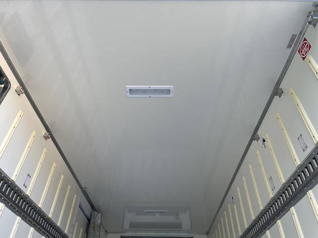 いすゞエルフ冷凍車（冷蔵車）小型（2t・3t）[写真12]