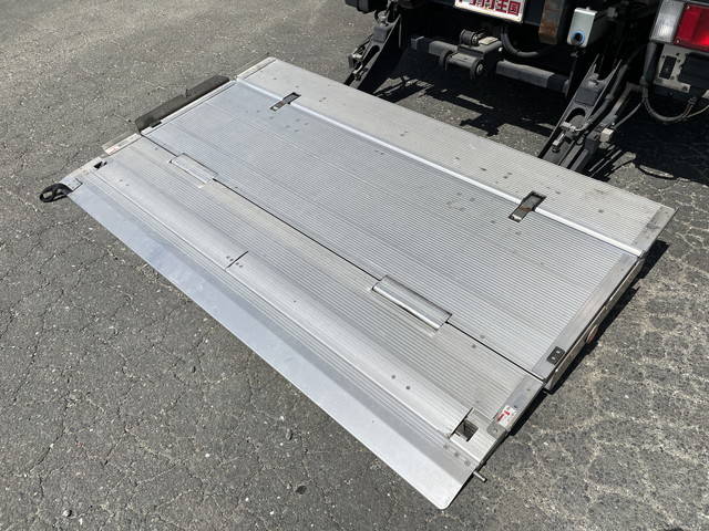 いすゞエルフ冷凍車（冷蔵車）小型（2t・3t）[写真19]