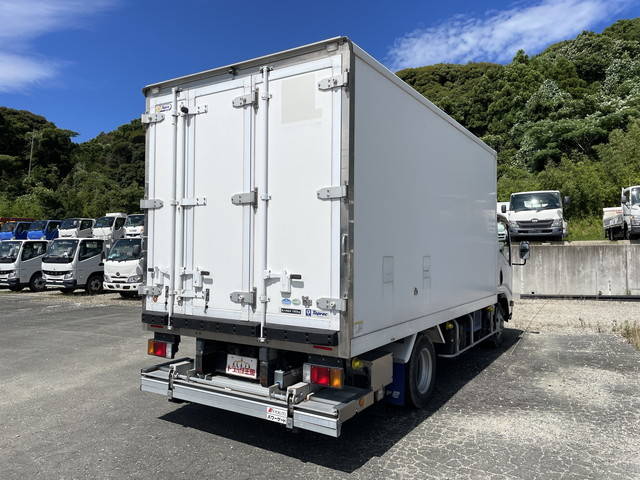 いすゞエルフ冷凍車（冷蔵車）小型（2t・3t）[写真02]