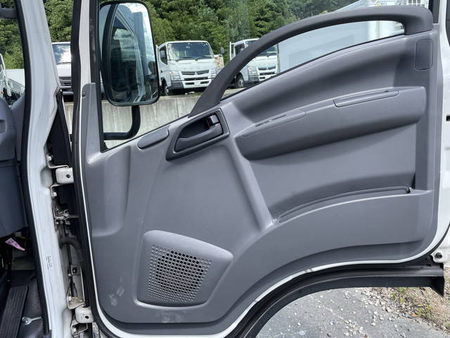 いすゞエルフ冷凍車（冷蔵車）小型（2t・3t）[写真32]