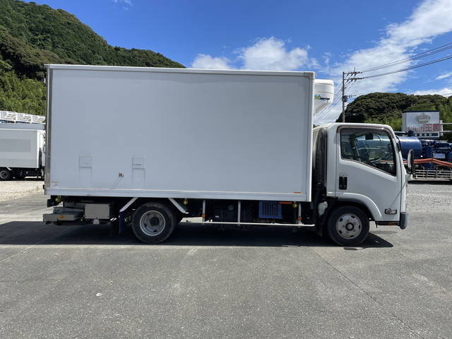 いすゞエルフ冷凍車（冷蔵車）小型（2t・3t）[写真06]