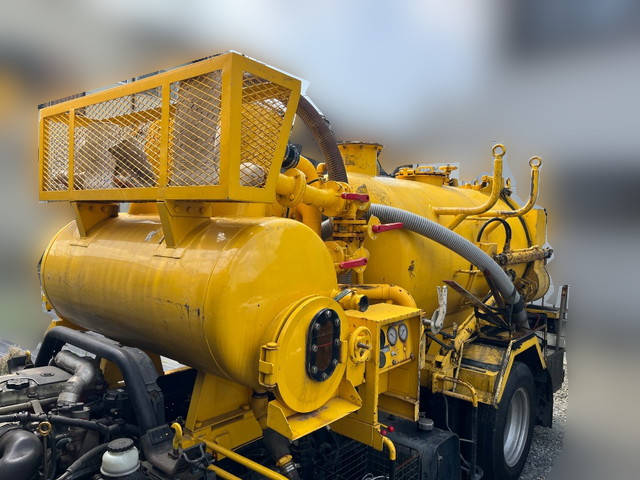 日野デュトロ汚泥吸引車小型（2t・3t）[写真03]