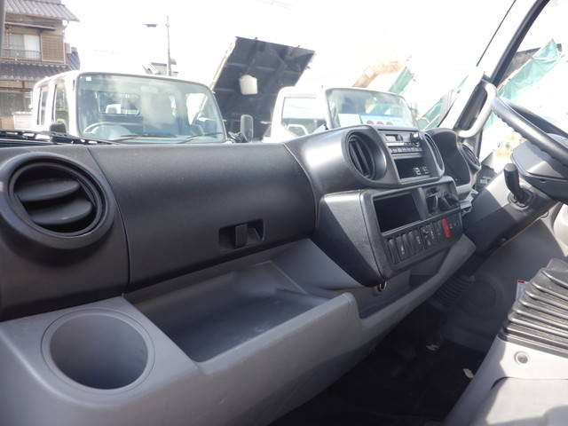 日野デュトロ平ボディ小型（2t・3t）[写真27]