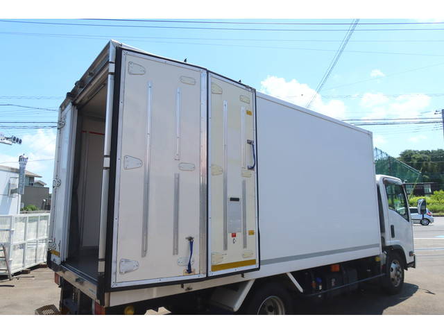 いすゞエルフ冷凍車（冷蔵車）小型（2t・3t）[写真12]