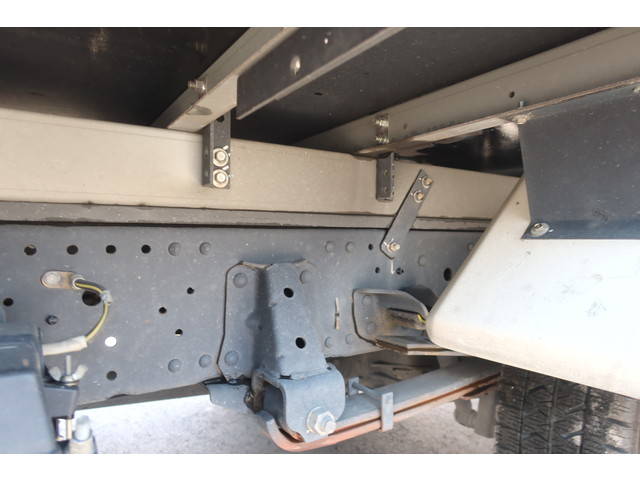 いすゞエルフ冷凍車（冷蔵車）小型（2t・3t）[写真17]