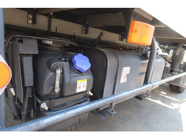 いすゞエルフ冷凍車（冷蔵車）小型（2t・3t）[写真21]