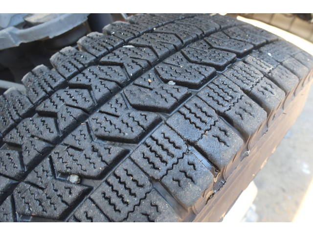 いすゞエルフ冷凍車（冷蔵車）小型（2t・3t）[写真22]