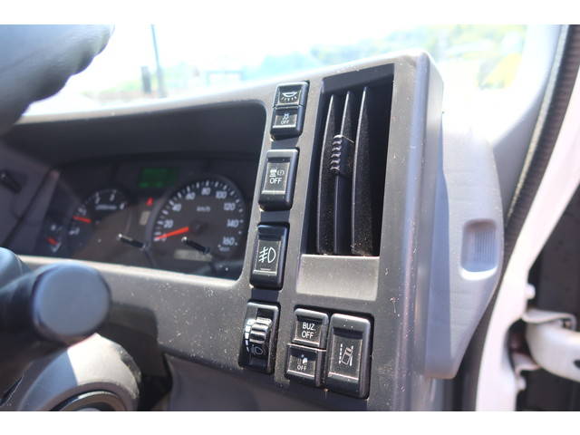 いすゞエルフ冷凍車（冷蔵車）小型（2t・3t）[写真28]